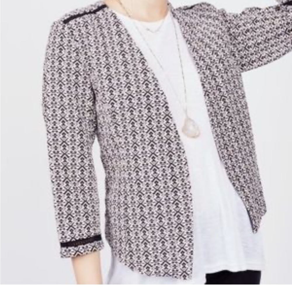 Woven Black & White Open-Front Blazer